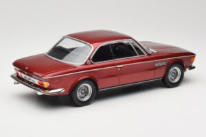 BMW 3.0 CSi E9 Red Metallic Minichamps 1:18 155028031 Metal - imagem 2 de 6