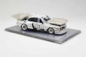 BMW 3.0 CSL Art Car Frank Stella Minichamps 1:18 80430150928 Metal - imagem 4 de 6