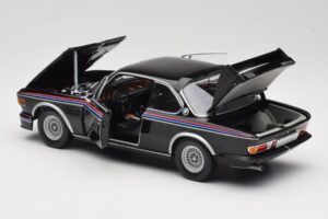 BMW 3.0 CSL E9 Preto Minichamps 1:18 180029025 Metal - imagem 5 de 8