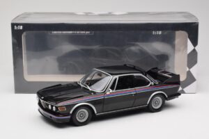BMW 3.0 CSL E9 Preto Minichamps 1:18 180029025 Metal - imagem 8 de 8