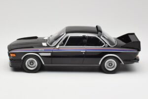 BMW 3.0 CSL E9 Preto Minichamps 1:18 155028134 Metal - imagem 3 de 6