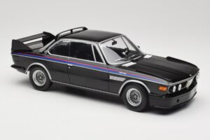 BMW 3.0 CSL E9 Preto Minichamps 1:18 155028134 Metal - imagem 4 de 6