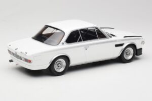 BMW 3.0 CSL E9 Chamonix White Otto 1:18 OT1145 Resina - imagem 2 de 6