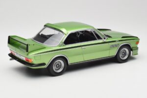 BMW 3.0 CSL E9 Green Metallic Minichamps 1:18 155028132 Metal - imagem 2 de 6