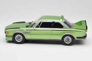 BMW 3.0 CSL E9 Green Metallic Minichamps 1:18 155028132 Metal - imagem 3 de 6