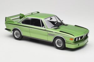 BMW 3.0 CSL E9 Green Metallic Minichamps 1:18 155028132 Metal - imagem 4 de 6
