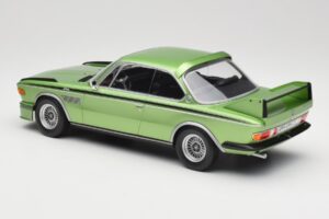 BMW 3.0 CSL E9 Green Metallic Minichamps 1:18 155028132 Metal - imagem 5 de 6