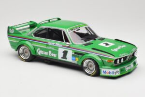 BMW 3.0 CSL E9 #1 Alpina G. Nilsson / D. Quester Winners Nürburgring 1977 Minichamps 1:18 155772501 Metal - imagem 4 de 6