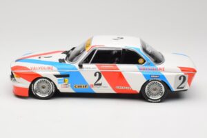 BMW 3.0 CSL E9 #2 Luigi Racing A. de Fierlant / P. Xhenceval Winners 24 Hours of Spa 1975 Minichamps 1:18 155752602 Metal - imagem 3 de 6
