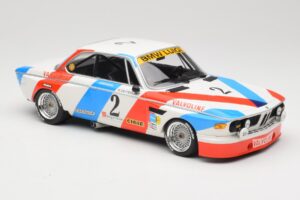 BMW 3.0 CSL E9 #2 Luigi Racing A. de Fierlant / P. Xhenceval Winners 24 Hours of Spa 1975 Minichamps 1:18 155752602 Metal - imagem 4 de 6