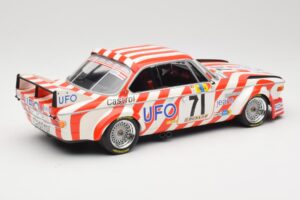 BMW 3.0 CSL E9 #71 Luigi Racing P. Xhenceval / J. Dieudonné 24 Hours of Le Mans 1977 Minichamps 1:18 155772571 Metal - imagem 2 de 6