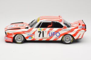 BMW 3.0 CSL E9 #71 Luigi Racing P. Xhenceval / J. Dieudonné 24 Hours of Le Mans 1977 Minichamps 1:18 155772571 Metal - imagem 3 de 6
