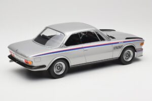 BMW 3.0 CSL E9 Polaris Silver Minichamps 1:18 155028135 Metal - imagem 2 de 6