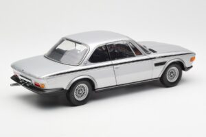 BMW 3.0 CSL E9 Prata Minichamps 1:18 180029020 Metal - imagem 3 de 8