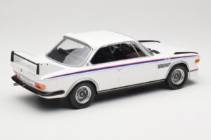 BMW 3.0 CSL E9 Branco Minichamps 1:18 155028136 Metal - imagem 2 de 6