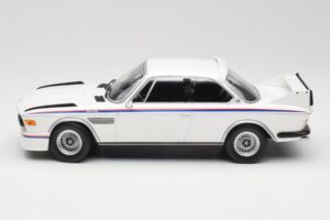 BMW 3.0 CSL E9 Branco Minichamps 1:18 155028136 Metal - imagem 3 de 6