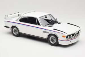 BMW 3.0 CSL E9 Branco Minichamps 1:18 155028136 Metal - imagem 4 de 6