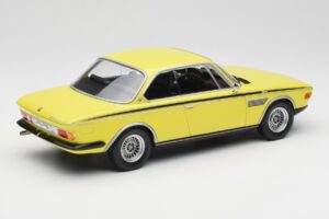 BMW 3.0 CSL E9 Amarelo Minichamps 1:18 155028130 Metal - imagem 2 de 6