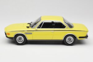 BMW 3.0 CSL E9 Amarelo Minichamps 1:18 155028130 Metal - imagem 3 de 6