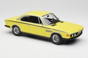 BMW 3.0 CSL E9 Amarelo Minichamps 1:18 155028130 Metal - imagem 4 de 6