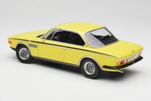 BMW 3.0 CSL E9 Amarelo Minichamps 1:18 155028130 Metal - imagem 5 de 6