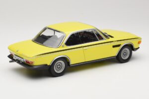 BMW 3.0 CSL E9 Amarelo Minichamps 1:18 80430137980 Metal - imagem 3 de 8