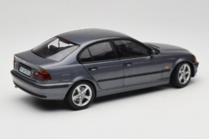 BMW 318i E46 Grey Metallic Edição Concessionário UT Models 1:18 80430028459 Metal - imagem 3 de 8