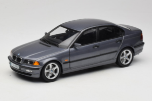 BMW 318i E46 Grey Metallic Edição Concessionário UT Models 1:18 80430028459 Metal