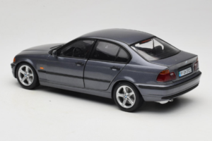 BMW 318i E46 Grey Metallic Edição Concessionário UT Models 1:18 80430028459 Metal - imagem 7 de 8
