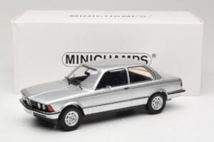 BMW 320 E21 Prata Minichamps 1:18 107024200 Resina - imagem 6 de 6