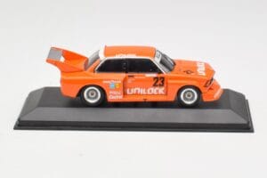 BMW 320i Group 5 #23 E. Cheever / G. Villeneuve 6 Hours of Mosport Class Winners 1977 Damaged Spoiler Minichamps 1:43 4007723 - imagem 3 de 5