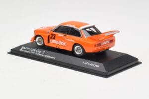 BMW 320i Group 5 #23 E. Cheever / G. Villeneuve 6 Hours of Mosport Class Winners 1977 Damaged Spoiler Minichamps 1:43 4007723 - imagem 4 de 5