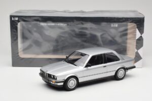 BMW 323i E21 Prata Minichamps 1:18 155026001 Metal - imagem 6 de 6