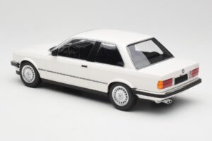 BMW 323i E21 Branco Minichamps 1:18 155026005 Metal - imagem 5 de 6