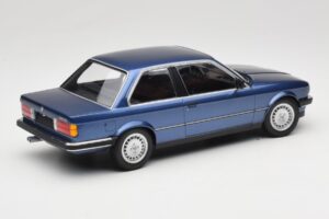 BMW 323i E30 Blue Metallic Minichamps 1:18 155026002 Metal - imagem 2 de 6