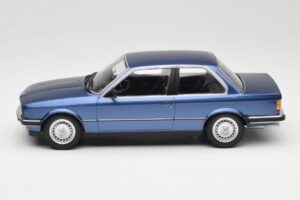 BMW 323i E30 Blue Metallic Minichamps 1:18 155026002 Metal - imagem 3 de 6