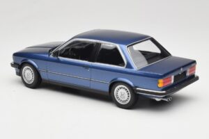 BMW 323i E30 Blue Metallic Minichamps 1:18 155026002 Metal - imagem 5 de 6