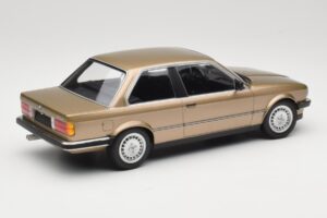 BMW 323i E30 Brown Metallic Minichamps 1:18 155026004 Metal - imagem 2 de 6