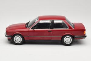 BMW 323i E30 Carmine Minichamps 1:18 155026008 Metal - imagem 3 de 6