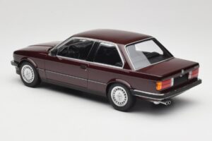 BMW 323i E30 Dark Red Metallic Minichamps 1:18 155026007 Metal - imagem 5 de 6