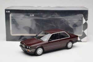 BMW 323i E30 Dark Red Metallic Minichamps 1:18 155026007 Metal - imagem 6 de 6