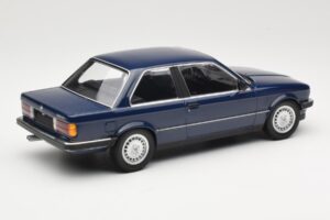 BMW 323i E30 Saturn Blue Minichamps 1:18 155026009 Metal - imagem 2 de 6