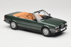 BMW 325i E30 Cabriolet Verde MCG 1:18 MCG18545 Metal - imagem 4 de 6