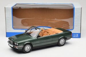 BMW 325i E30 Cabriolet Verde MCG 1:18 MCG18545 Metal - imagem 6 de 6