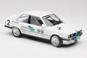BMW 325i E30 #2 O. Manthey Vogelsang Automobile 3rd Place Eifel Race DTM 1986 Minichamps 1:18 155862602 Metal - imagem 4 de 6