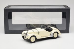 BMW 328 Roadster Branco Minichamps 1:18 80435A8F228 Metal - imagem 6 de 6