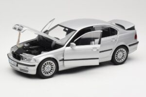 BMW 330i E46 Prata UT 1:18 80430302328 Metal - imagem 2 de 8