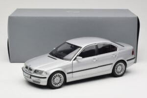 BMW 330i E46 Prata UT 1:18 80430302328 Metal - imagem 8 de 8