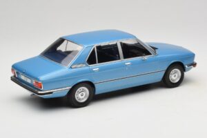 BMW 5 Series E12 Azul MCG 1:18 MCG18541 Metal - imagem 2 de 6