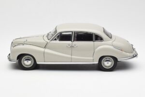 BMW 501 Cortina Cinzento AUTOart 1:18 80430393098 Metal - imagem 4 de 8